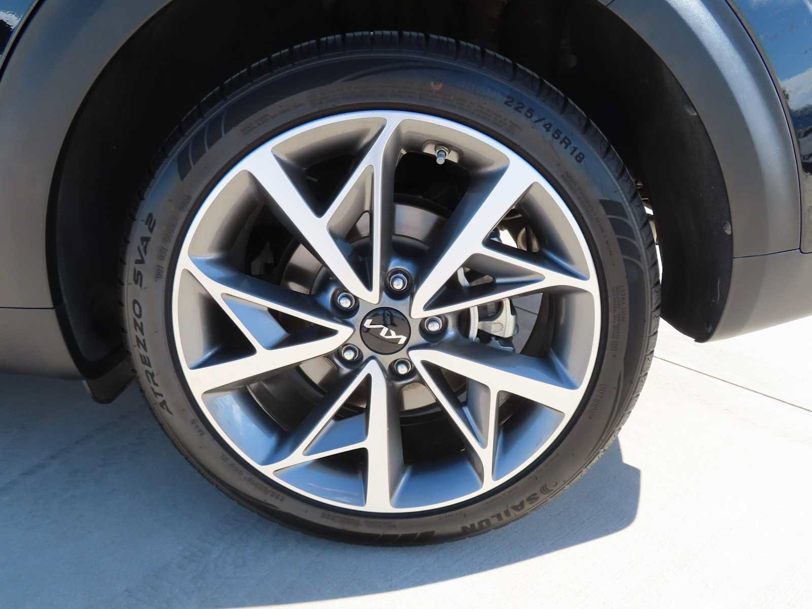 Used 2022 Kia Niro Touring Special Edition FWD image 6