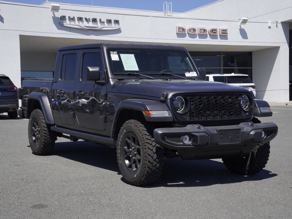 Used 2024 Jeep Gladiator Sport image 2
