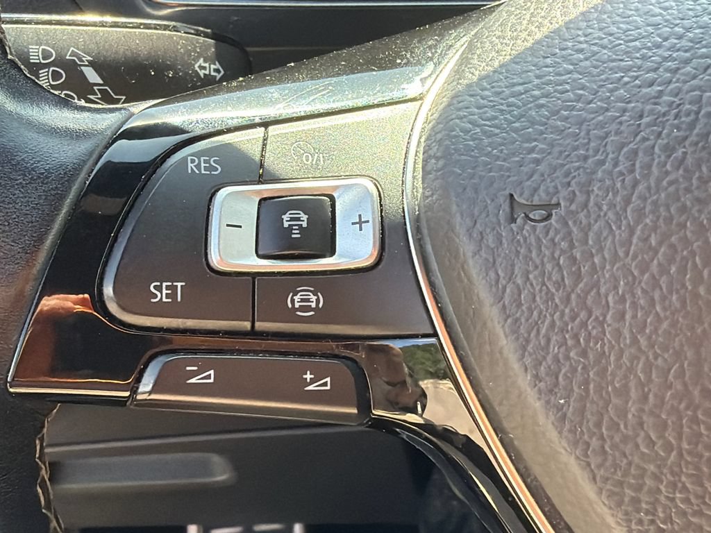 Used 2019 Volkswagen Tiguan SEL Premium R-Line AWD/4WD image 24