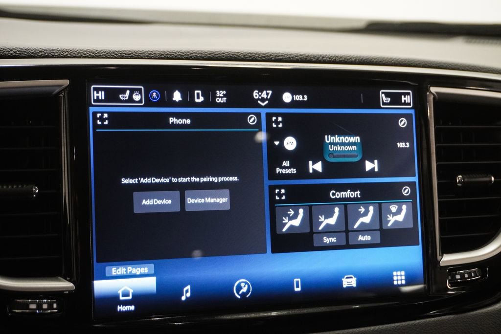 Certified 2023 Chrysler Pacifica Touring-L image 19