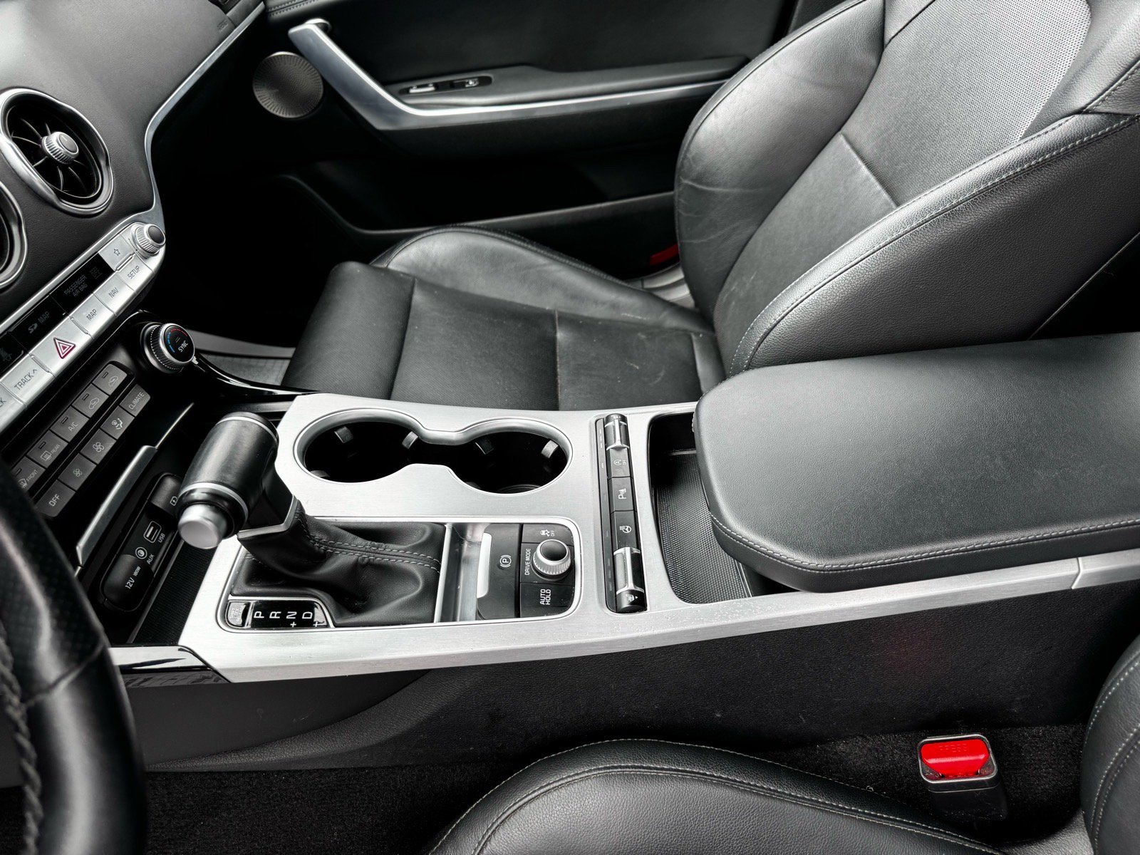 Used 2018 Kia Stinger GT1 AWD/4WD image 12