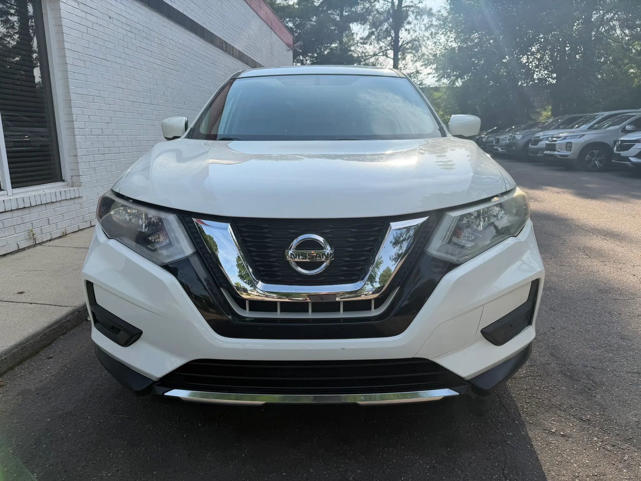 Used 2017 Nissan Rogue S FWD image 3