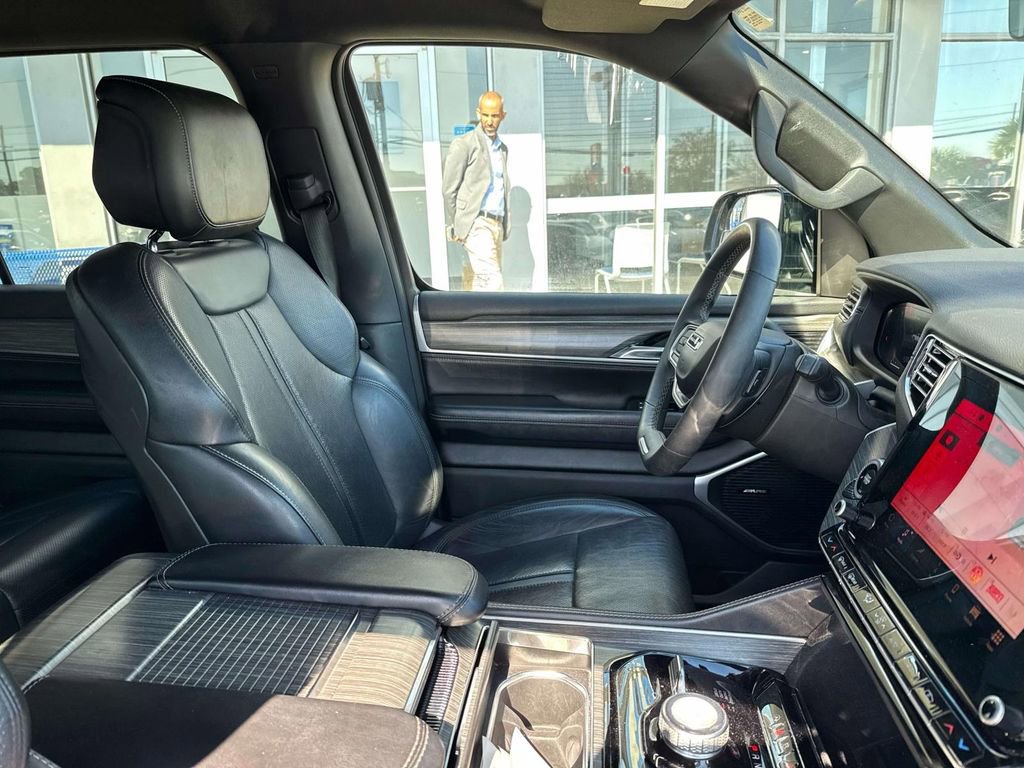 Used 2023 Jeep Wagoneer Series II image 8
