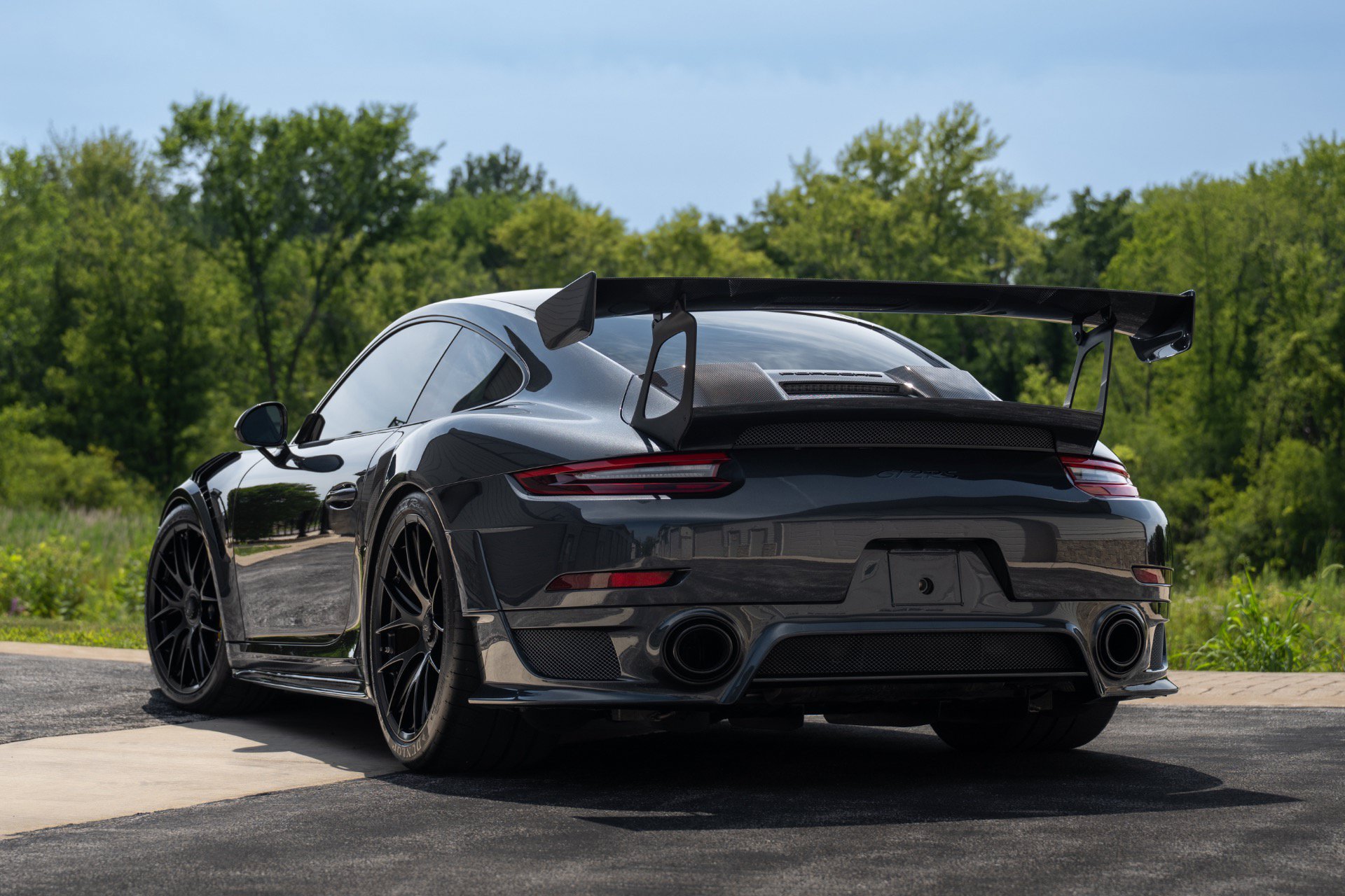 Used 2018 Porsche 911 GT2 RS RWD image 11