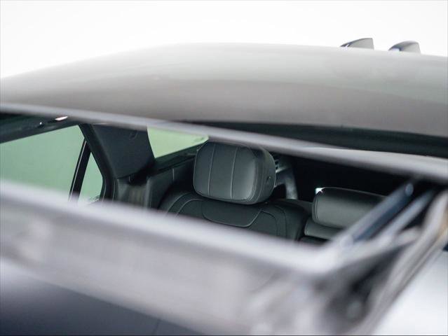 Used 2025 Land Rover Range Rover Sport SE image 14