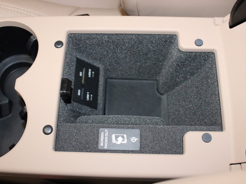 Used 2025 Porsche Macan image 30