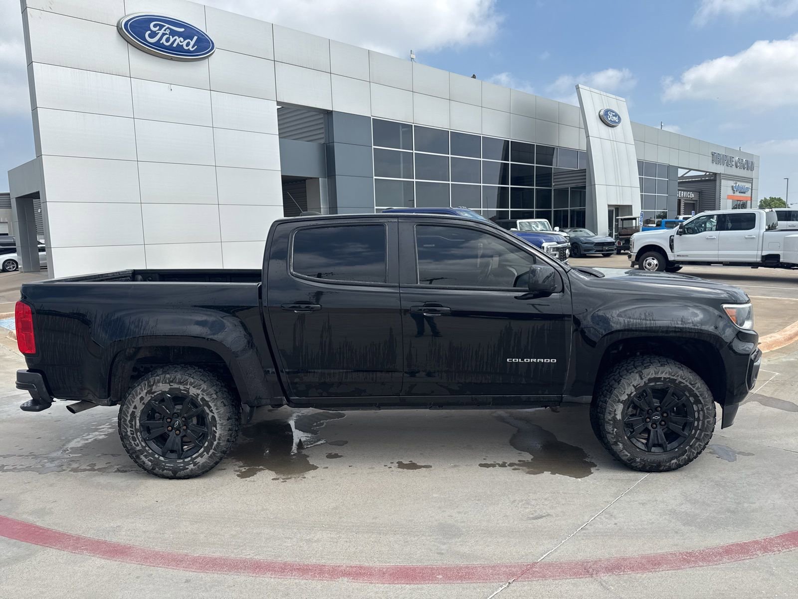 Used 2022 Chevrolet Colorado LT RWD image 4