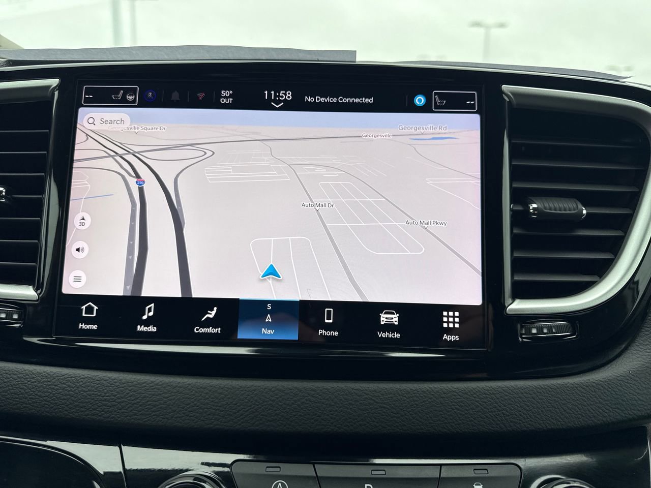 Used 2024 Chrysler Voyager LX image 20