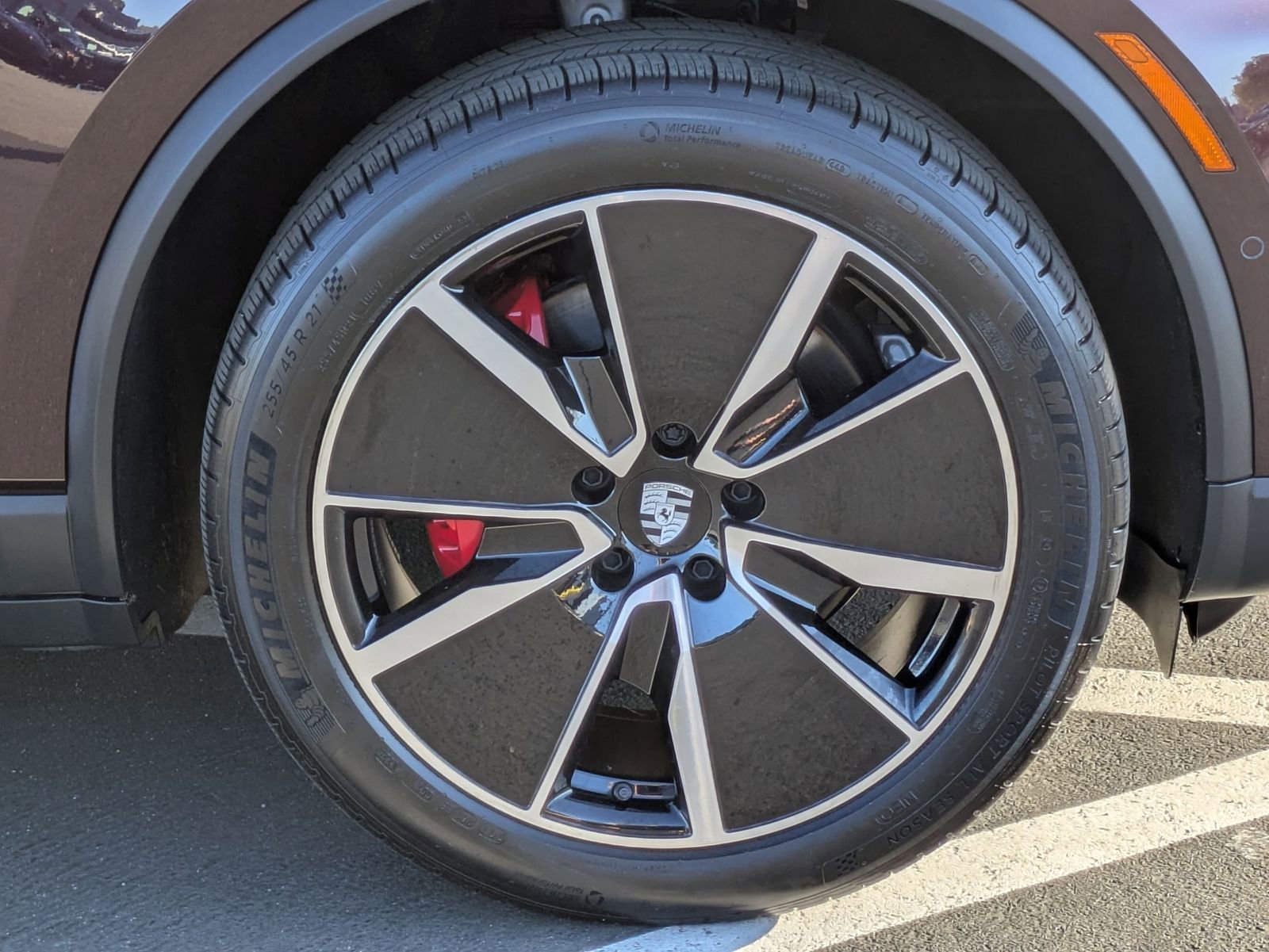 Certified 2025 Porsche Macan 4S Electric image 13