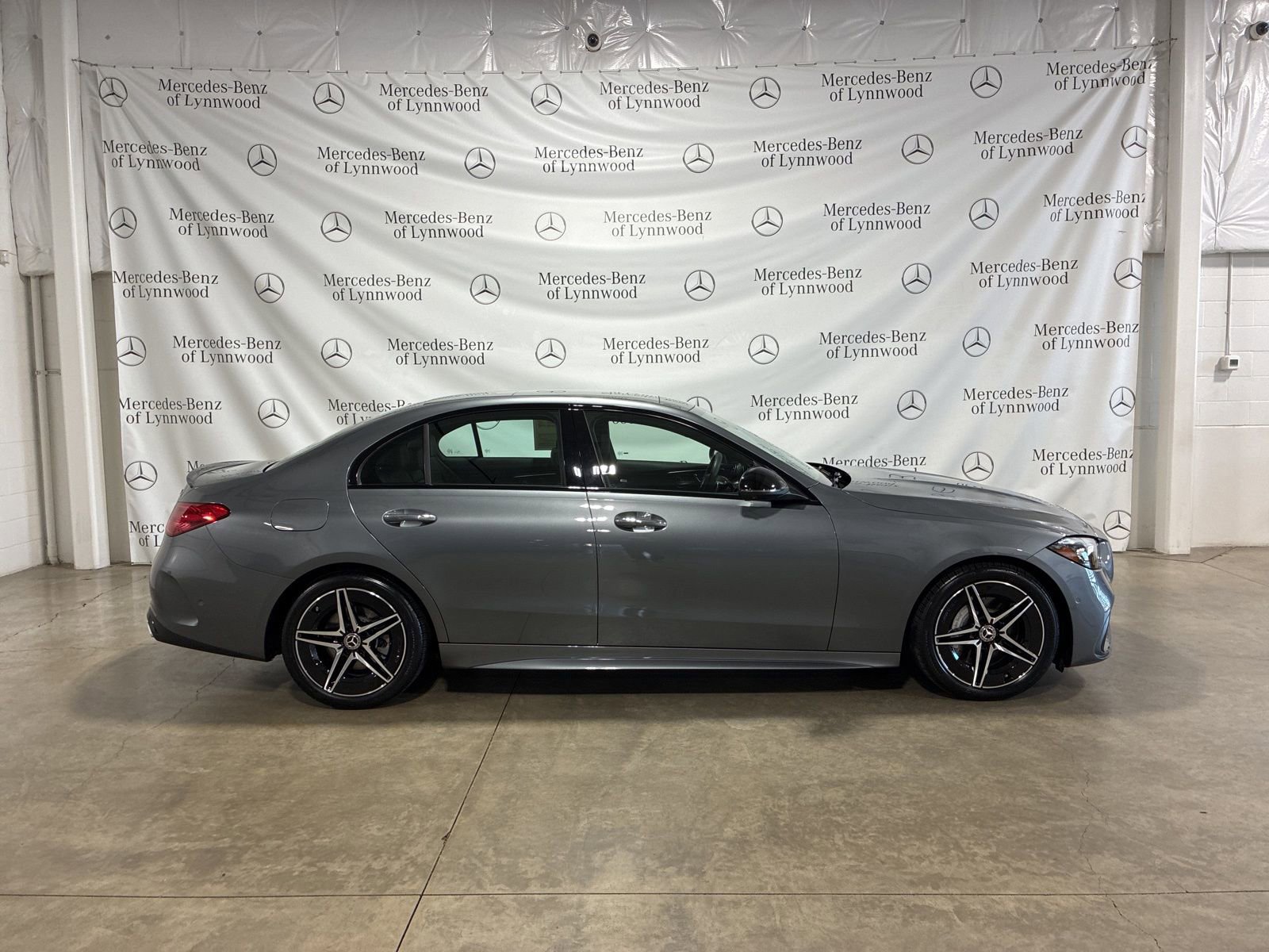 Used 2024 Mercedes-Benz C 300 4MATIC Sedan image 3