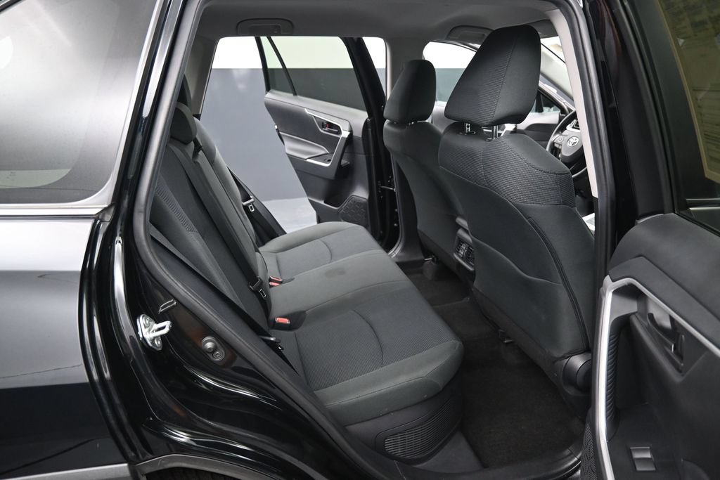Certified 2020 Toyota RAV4 LE w/ Carpet Mat Package AWD/4WD image 29