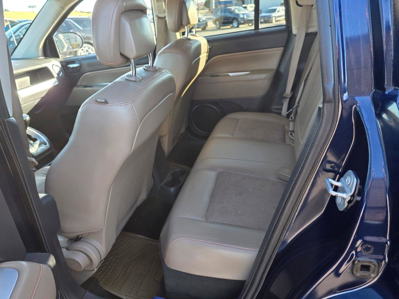 Used 2015 Jeep Compass Latitude image 13