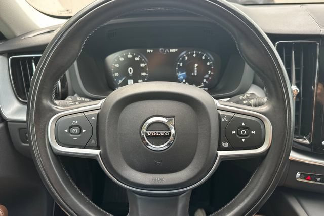 Used 2018 Volvo XC60 T6 Momentum w/ Convenience Package AWD/4WD image 23