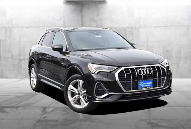 Used 2023 Audi Q3 2.0T Premium Plus w/ Premium Plus Package AWD/4WD image 2