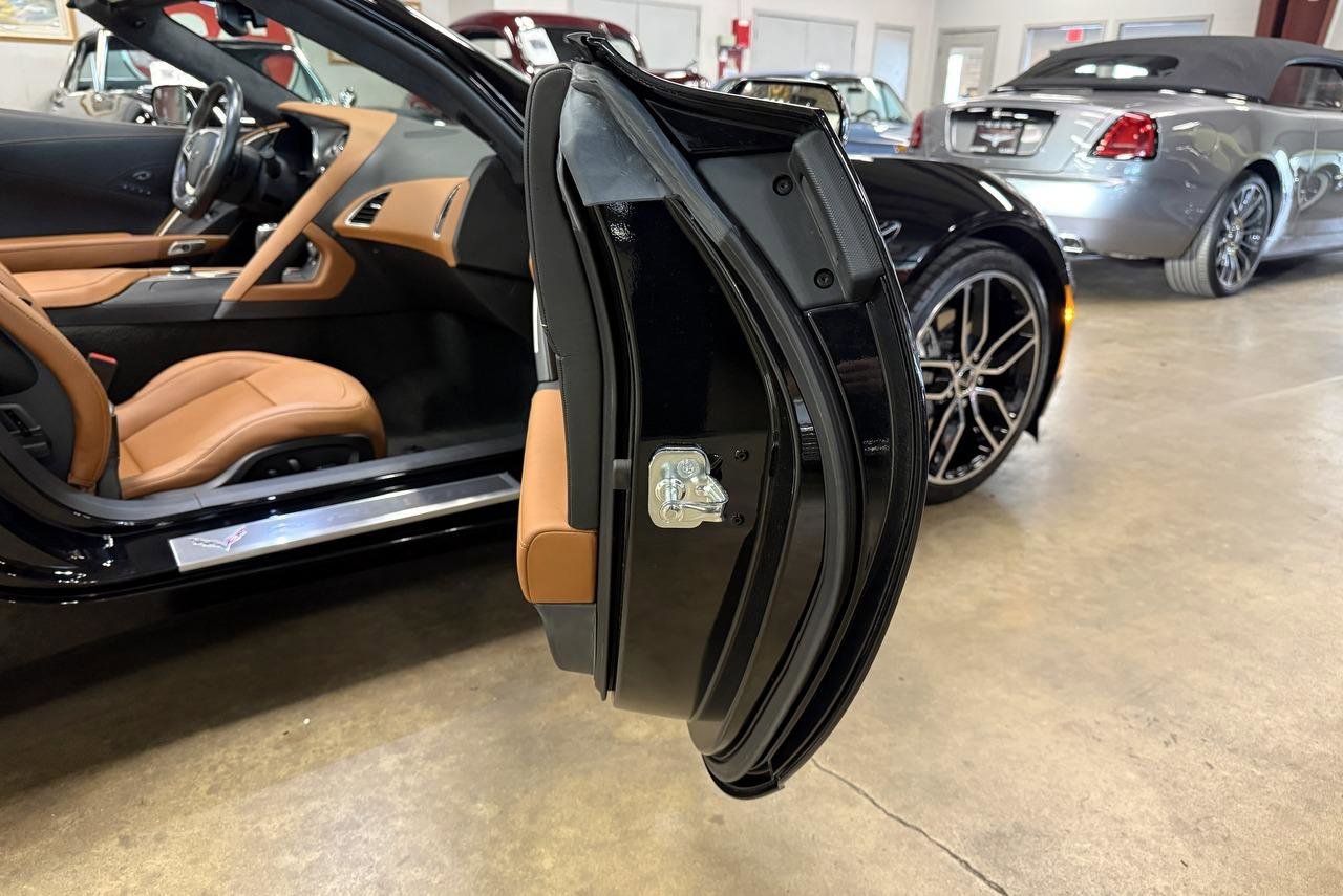 Used 2018 Chevrolet Corvette Stingray Convertible w/ 3LT Preferred Equipment Group image 77
