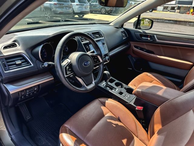 Used 2018 Subaru Outback 3.6R Touring w/ Popular Package #3 AWD/4WD image 13