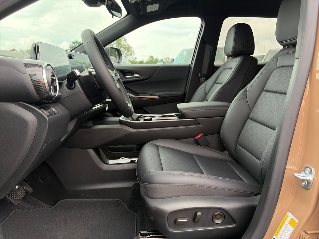 New 2027 Chevrolet Equinox LT w/ Convenience Package II AWD/4WD image 16