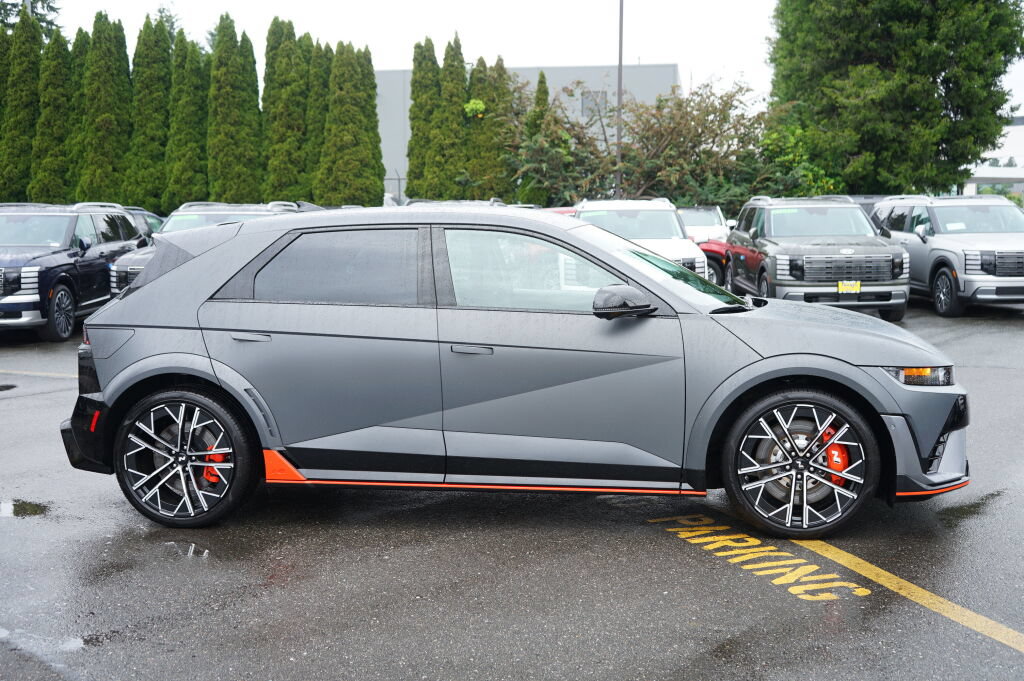 Certified 2025 Hyundai Ioniq 5 N AWD/4WD image 4