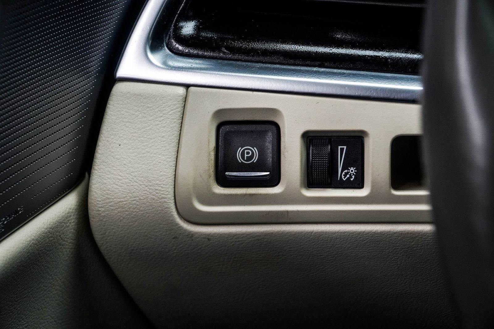 Used 2024 Cadillac XT6 Premium Luxury w/ LPO, Floor Liner Package AWD/4WD image 27