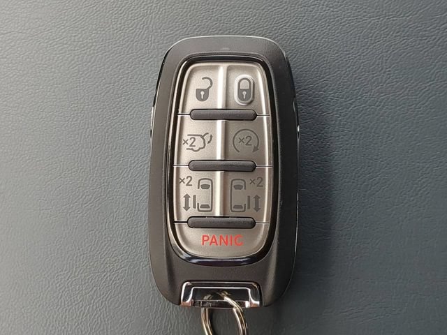 New 2027 Chrysler Pacifica Pinnacle w/ Theater Group AWD/4WD image 38