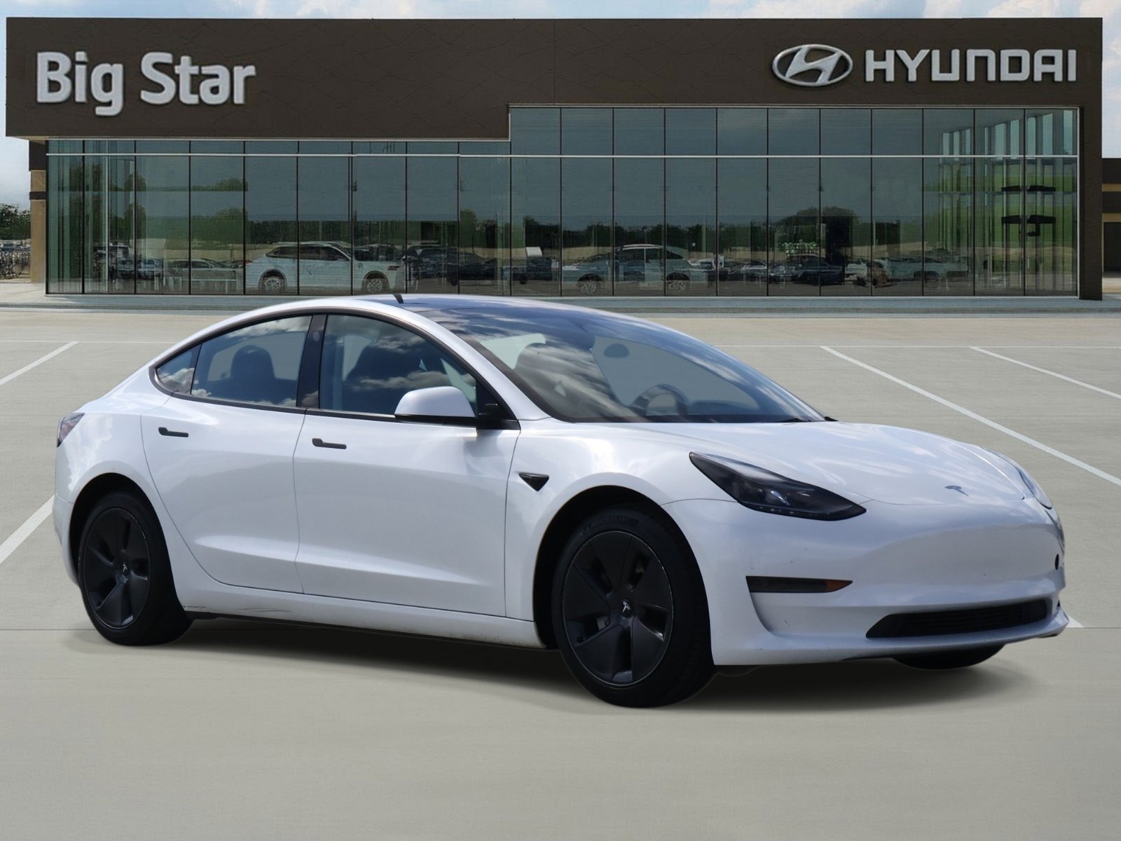 Used 2023 Tesla Model 3 Standard Range image 6