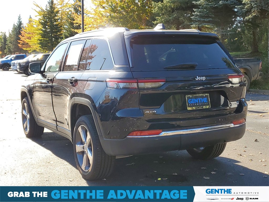 Certified 2024 Jeep Grand Cherokee Limited image 3