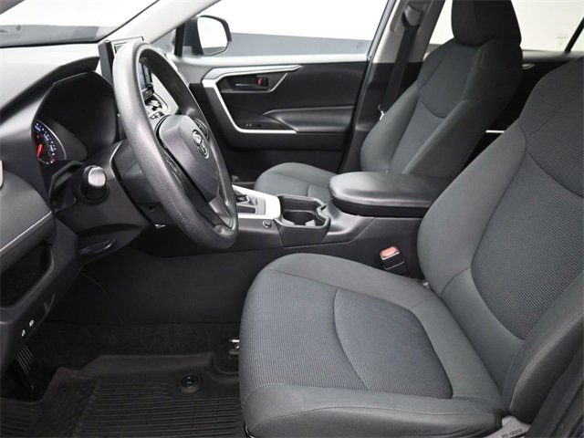 Used 2021 Toyota RAV4 LE image 17