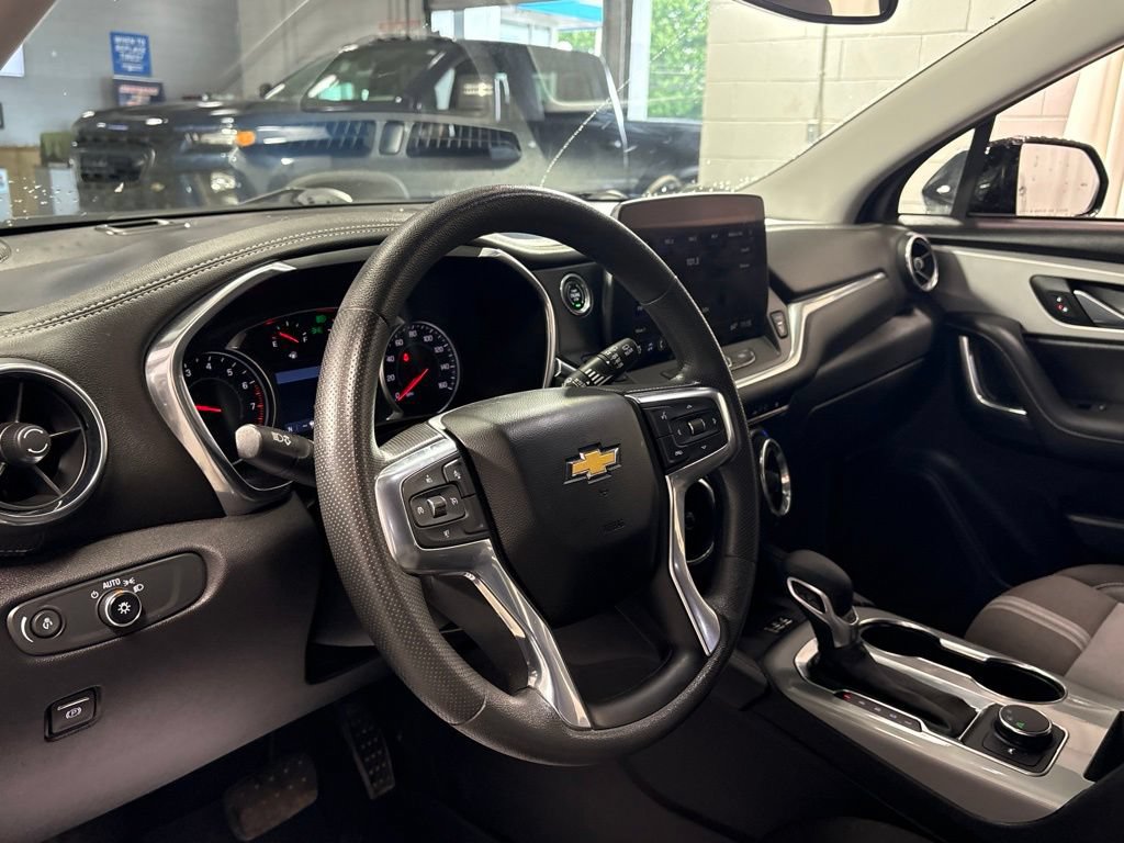 Used 2023 Chevrolet Blazer LT w/ Convenience Package FWD image 18