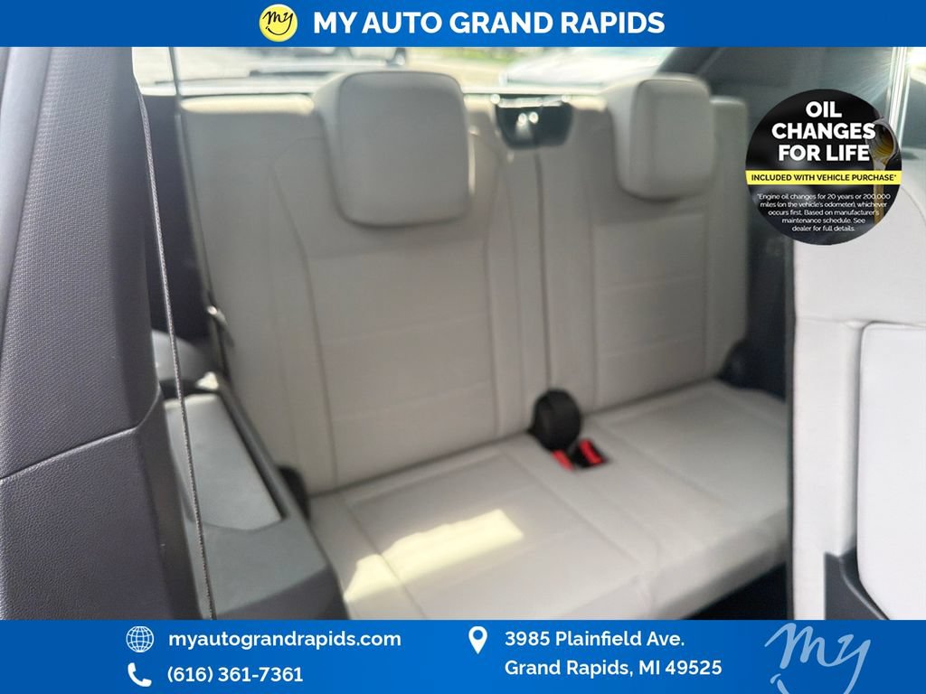Used 2020 Volkswagen Tiguan SE R-Line w/ 3rd Row Seat Package AWD/4WD image 24