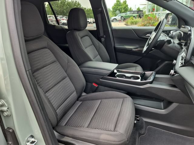Used 2025 Chevrolet Equinox LT w/ Safety and Technology Package AWD/4WD image 30