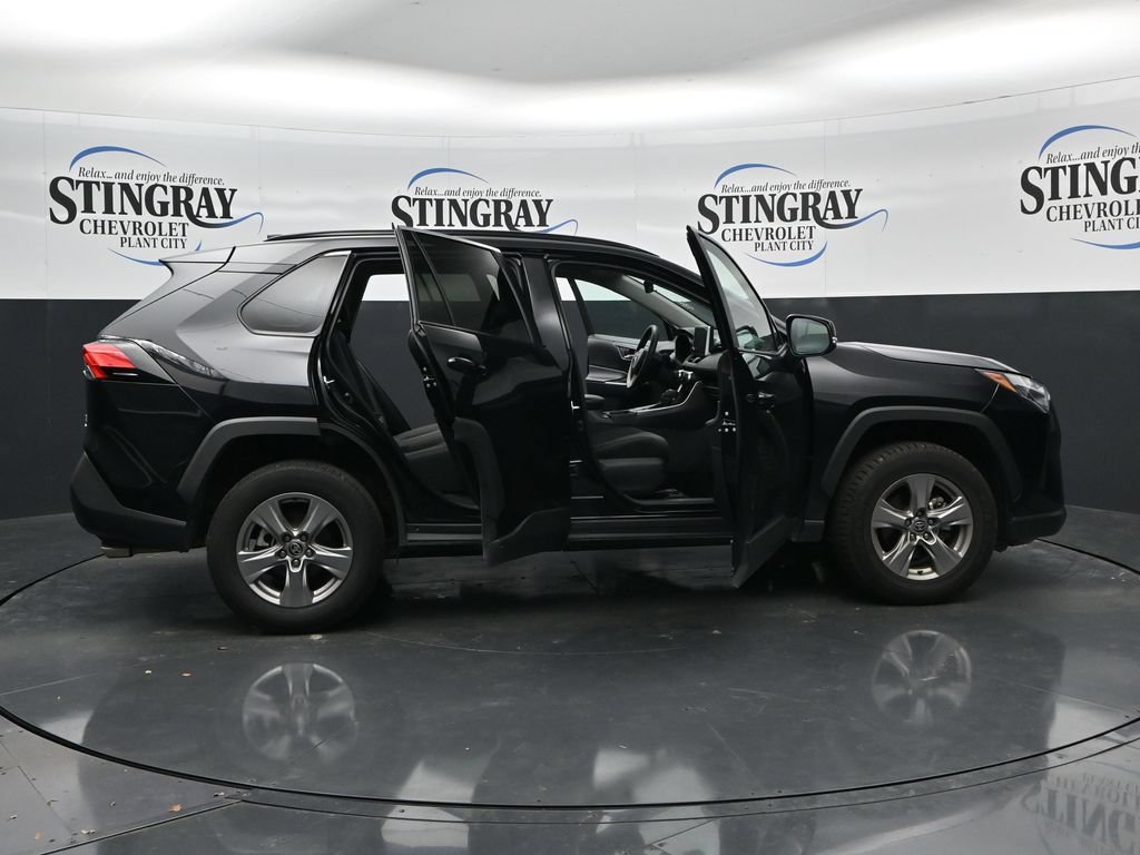 Used 2025 Toyota RAV4 XLE AWD/4WD image 36