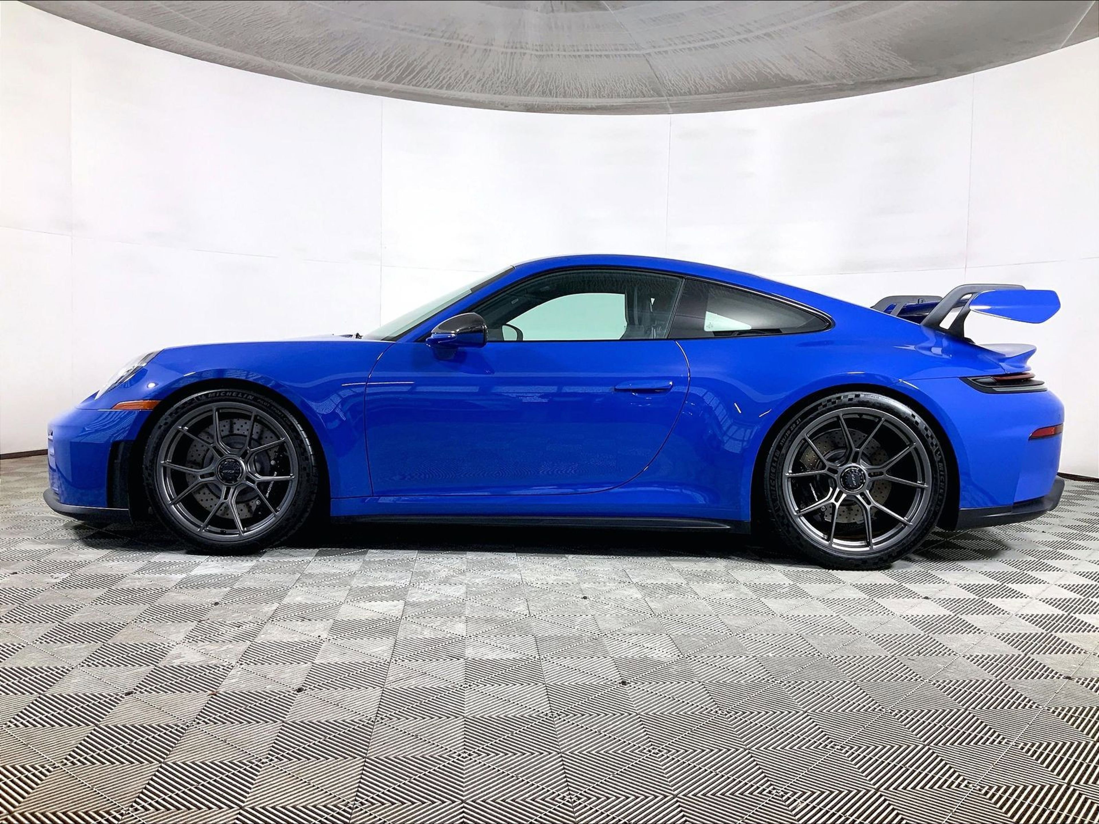 Used 2026 Porsche 911 GT3 RWD image 2