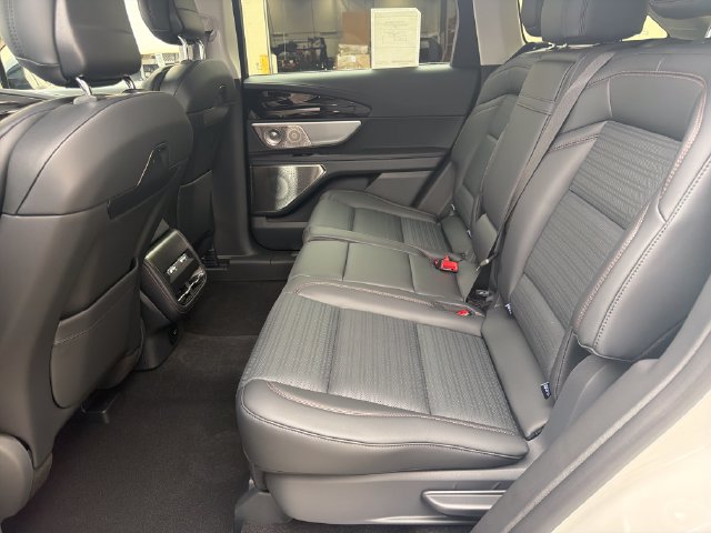 New 2026 Lincoln Nautilus Reserve AWD/4WD image 14