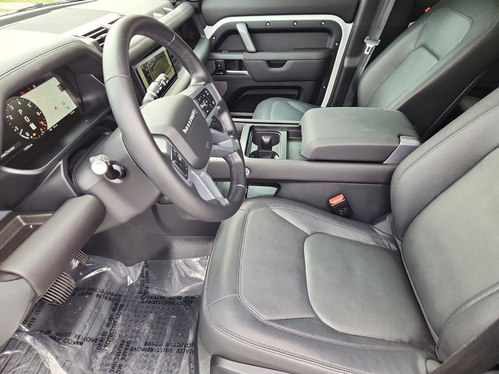 Used 2024 Land Rover Defender 110 X-Dynamic SE image 22