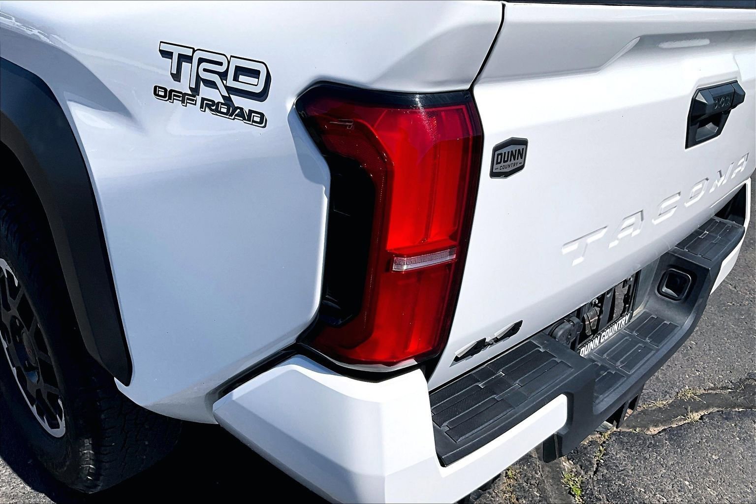 Used 2024 Toyota Tacoma TRD Off-Road AWD/4WD image 32