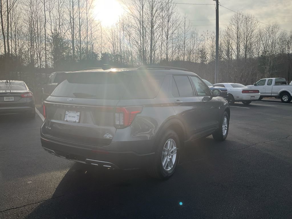 New 2026 Ford Explorer Active w/ Active Comfort Package image 5