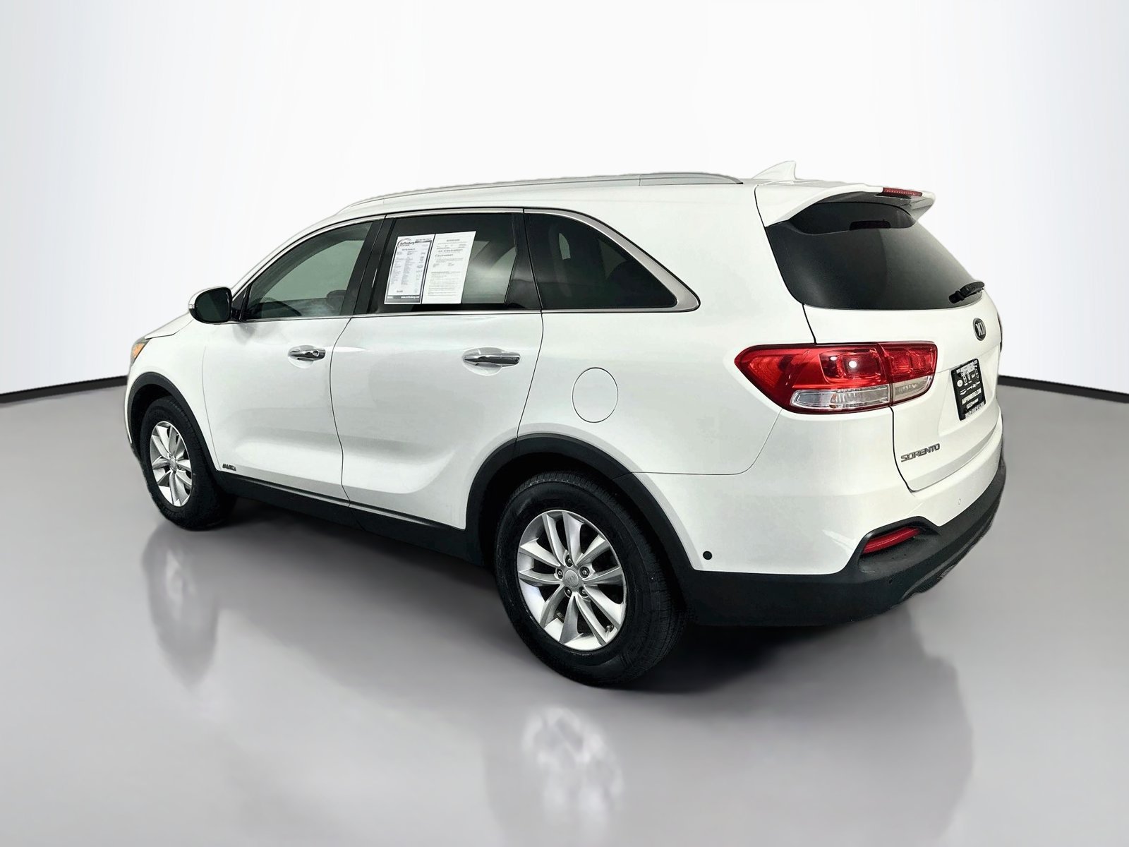 Used 2017 Kia Sorento AWD w/ LX Convenience Package image 5