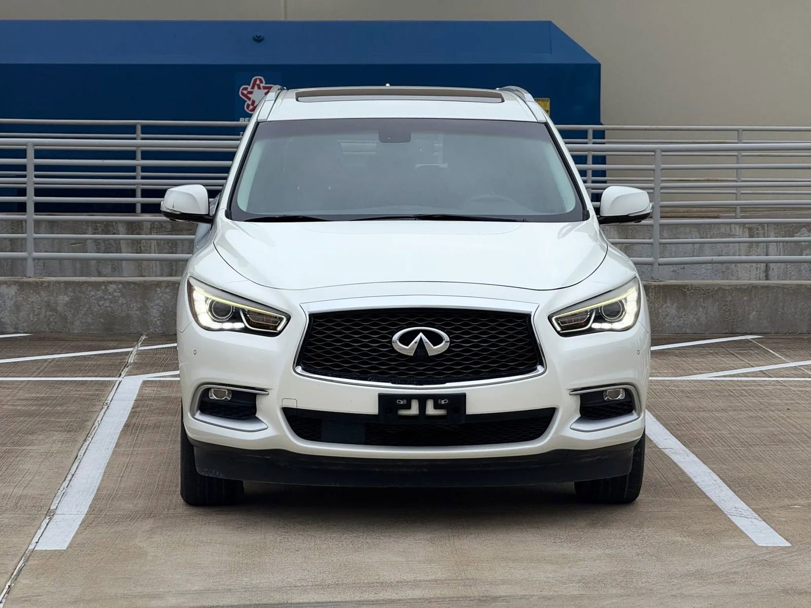 Used 2016 INFINITI QX60 FWD w/ Premium Plus Package image 2