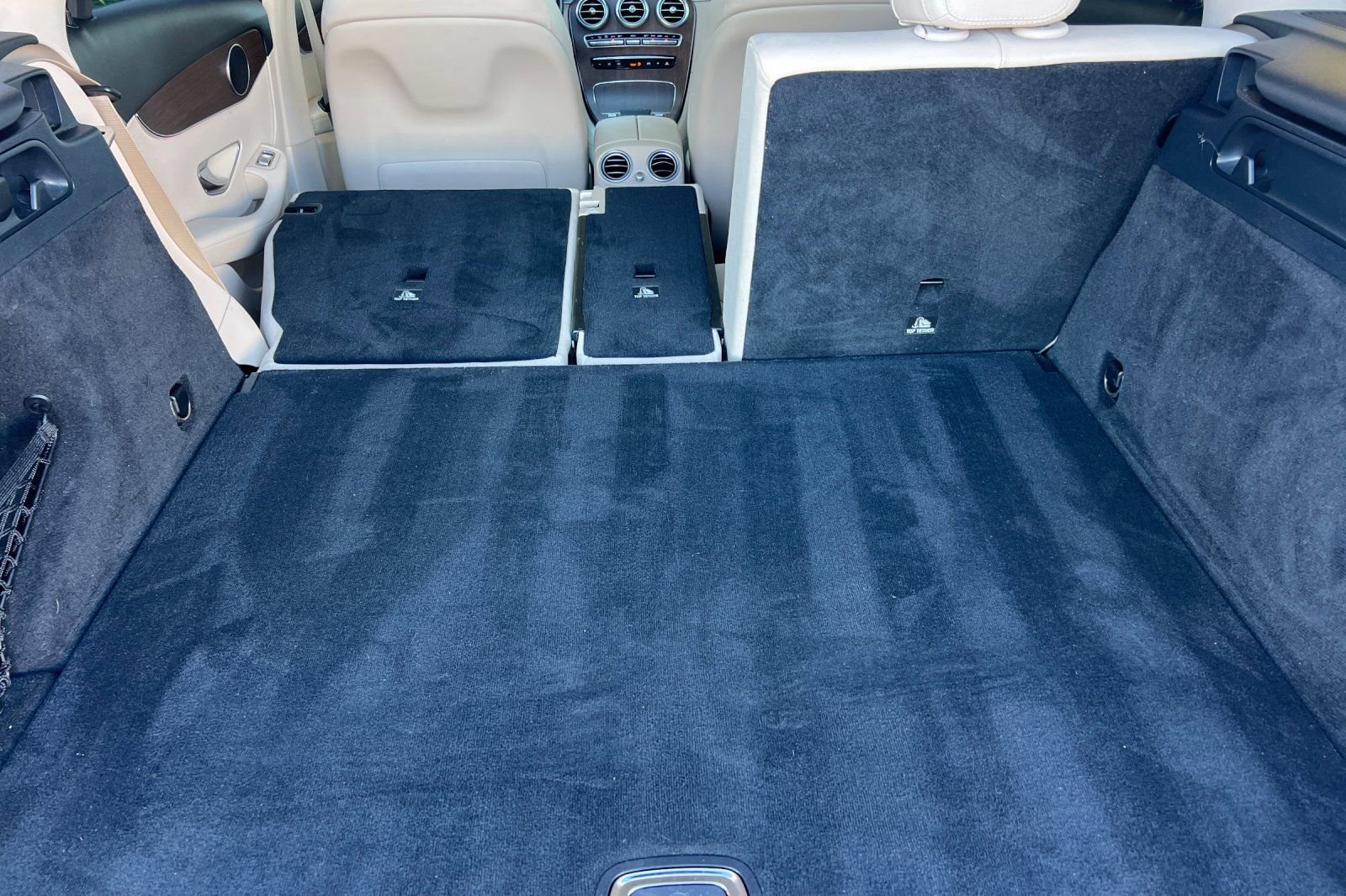 Used 2021 Mercedes-Benz GLC 300 4MATIC w/ Premium Package image 18