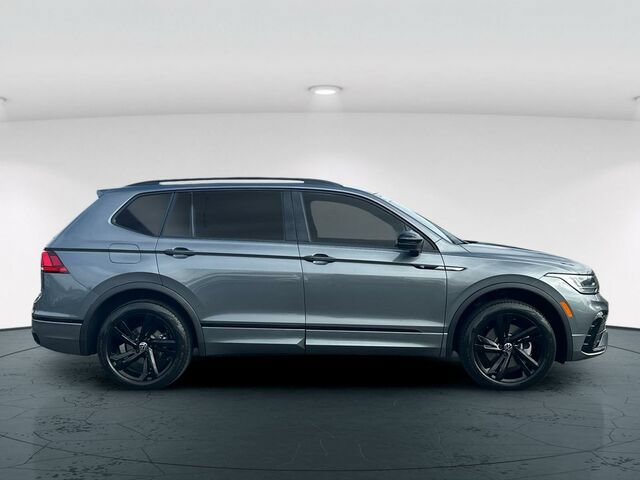 Used 2023 Volkswagen Tiguan SE R-Line FWD image 7