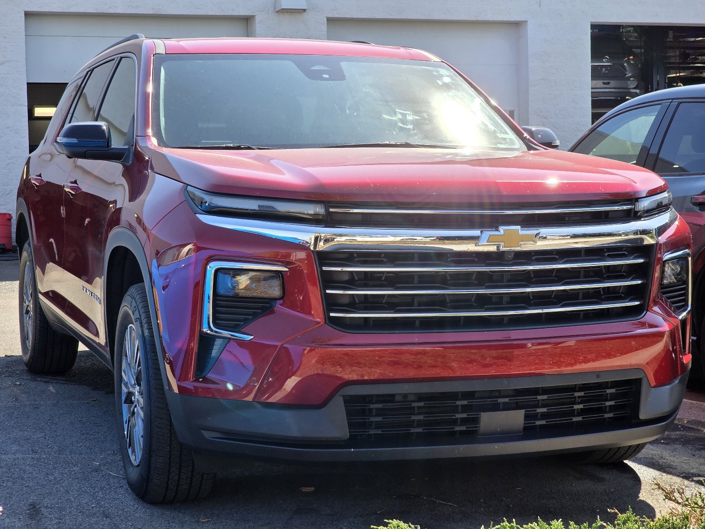 Used 2024 Chevrolet Traverse LT w/ Enhanced Driving Package AWD/4WD image 2