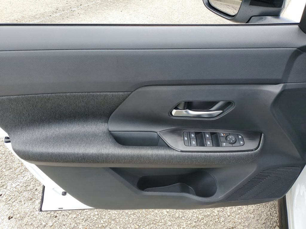 New 2026 Nissan Kicks SV w/ Cold Weather Package FWD image 15