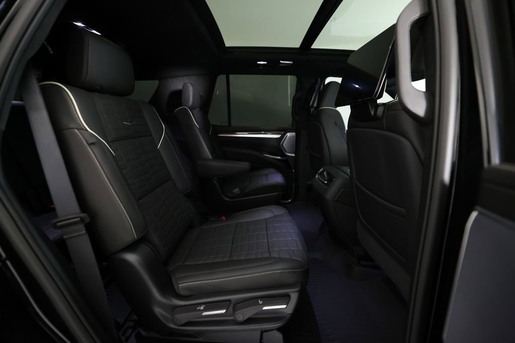 Used 2026 Cadillac Escalade V w/ LPO, ONYX Package image 11