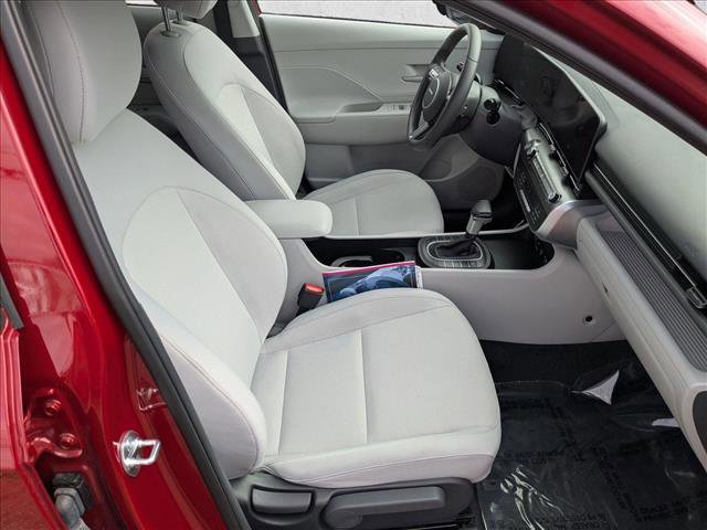 Used 2025 Hyundai Kona SEL image 23