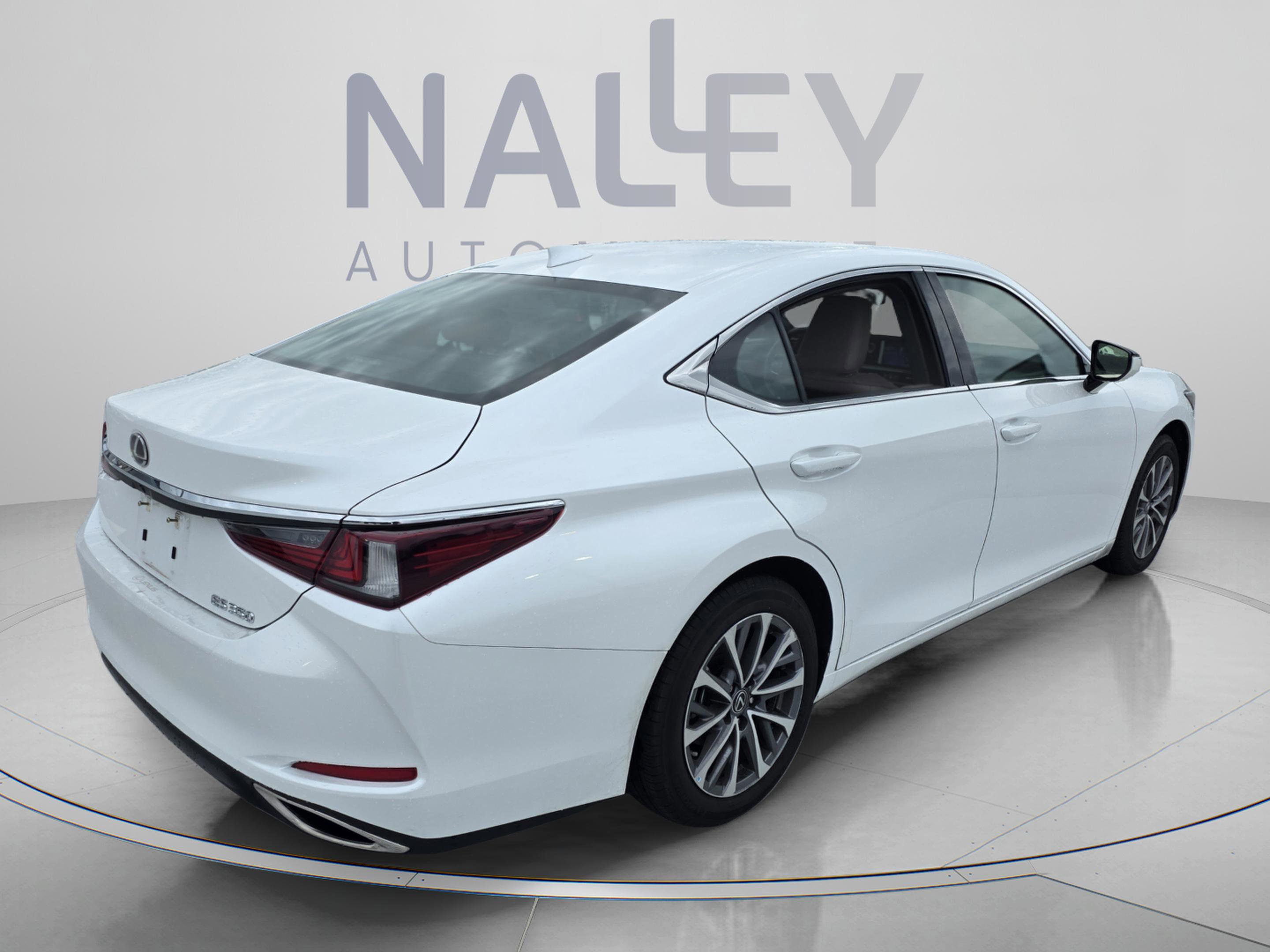 Certified 2023 Lexus ES 350 w/ Accessory Package (Z2) image 5