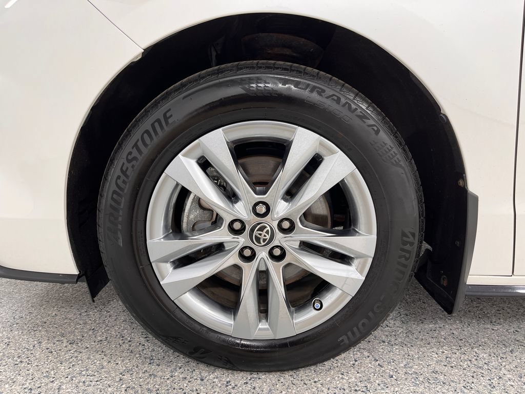 Used 2021 Toyota Sienna Limited AWD/4WD image 34