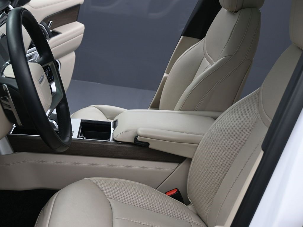 Used 2024 Land Rover Range Rover SE image 18