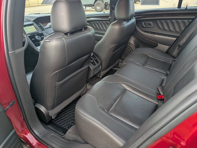 Used 2018 Ford Taurus Limited image 11