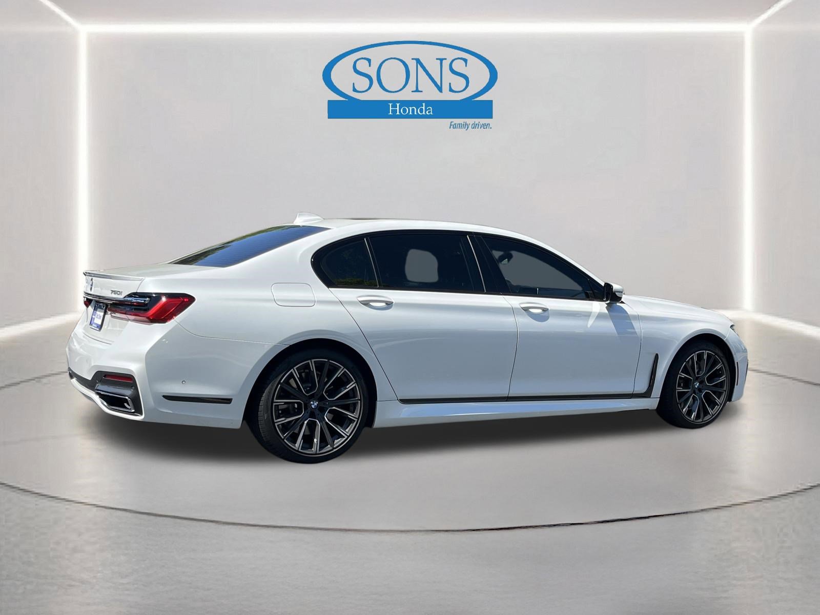 Used 2021 BMW 750i xDrive w/ Luxury Rear Seating Package AWD/4WD image 31
