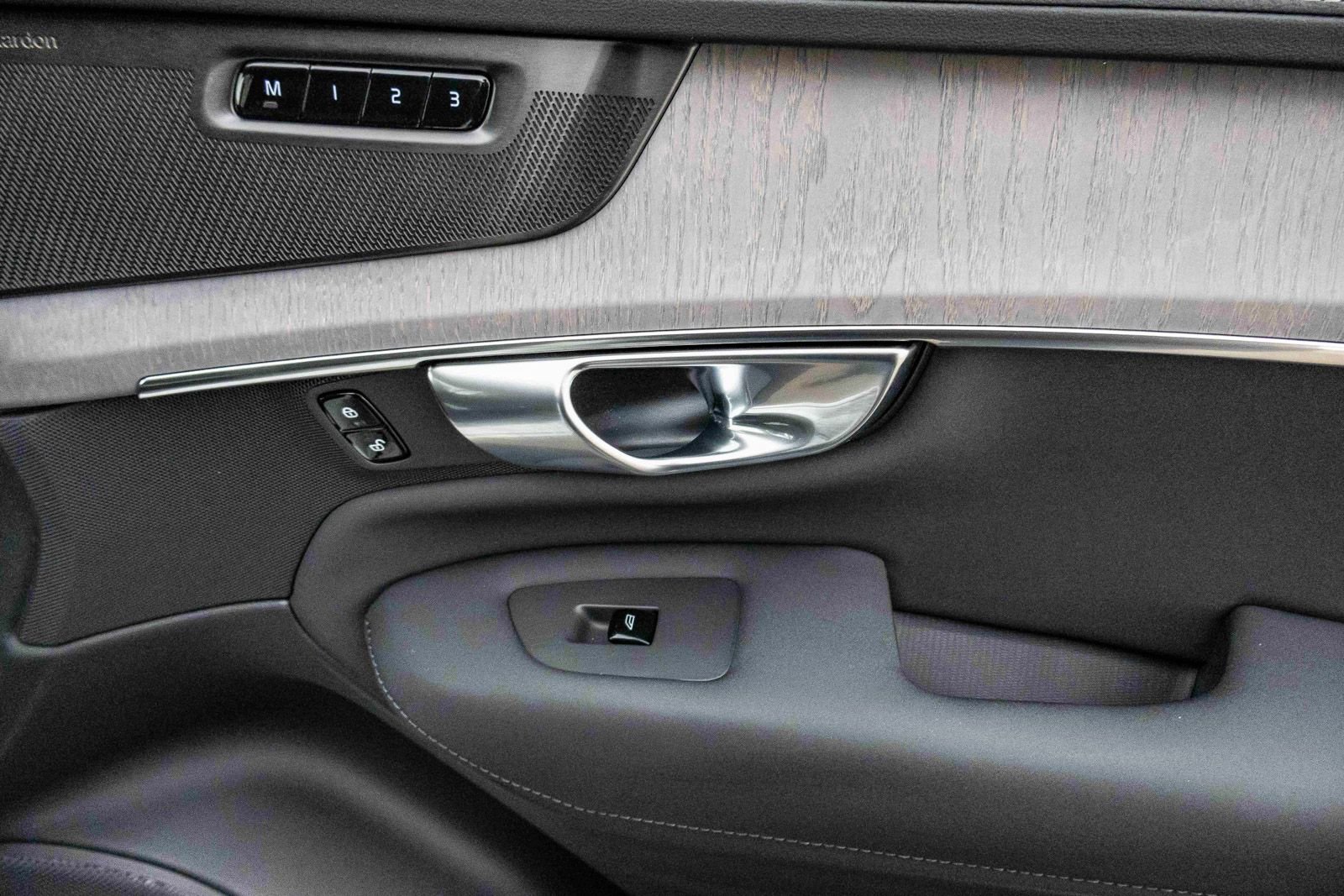 New 2026 Volvo XC90 B6 Ultra w/ Lounge Package image 19